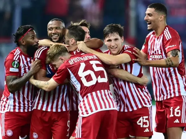 Olympiacos – Pressing tầm trung và chuyển trạng thái cực nhanh